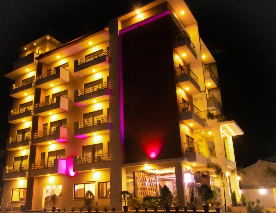 Hotel Silverline Pókhara Exteriér fotografie